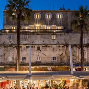Palazzo 1 Apartment