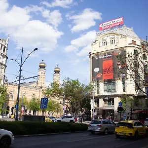 Luxury Downtown 3 Bedroom By Synagoge With Beautiful View Apartment Budapest